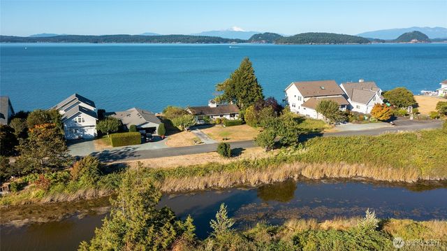 831 Shorecrest Drive, Oak Harbor, WA 98277
