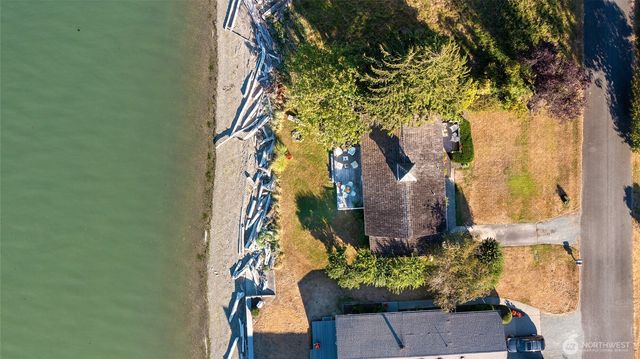 831 Shorecrest Drive, Oak Harbor, WA 98277
