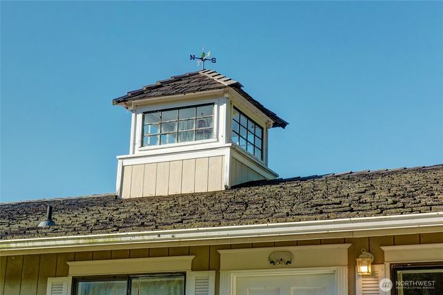 831 Shorecrest Drive, Oak Harbor, WA 98277