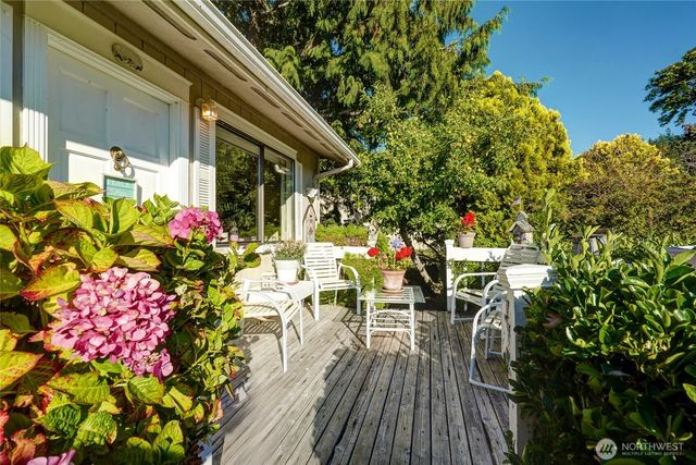 831 Shorecrest Drive, Oak Harbor, WA 98277