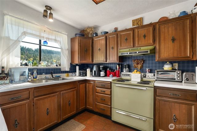 831 Shorecrest Drive, Oak Harbor, WA 98277