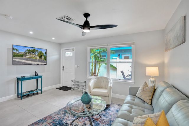 901 SE 14TH Court 1, Fort Lauderdale, FL 33316