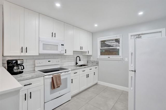 901 SE 14TH Court 1, Fort Lauderdale, FL 33316