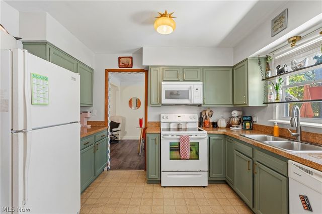 468 Karl Drive, Richmond Heights, OH 44143