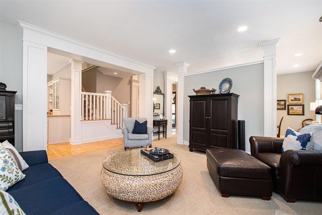 1820 Flowers Crossing Drive 12, Grand Rapids, MI 49525
