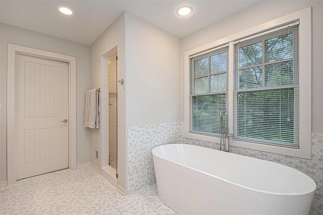 1820 Flowers Crossing Drive 12, Grand Rapids, MI 49525