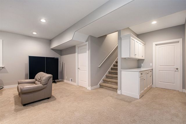 1820 Flowers Crossing Drive 12, Grand Rapids, MI 49525
