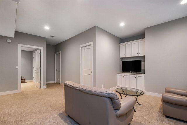 1820 Flowers Crossing Drive 12, Grand Rapids, MI 49525