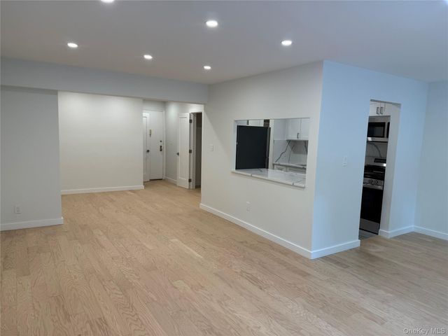 632 Warburton Avenue 3B, Yonkers, NY 10701