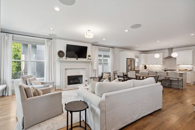 913 South St, Nashville, TN 37203