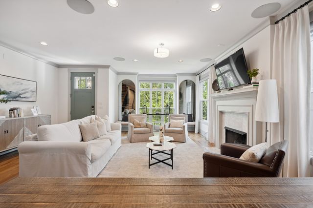 913 South St, Nashville, TN 37203