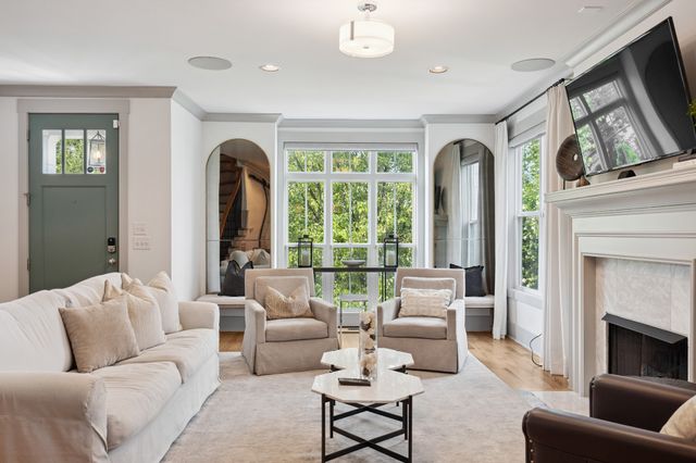 913 South St, Nashville, TN 37203