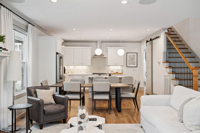 913 South St, Nashville, TN 37203