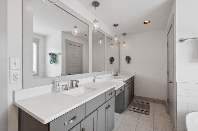 913 South St, Nashville, TN 37203