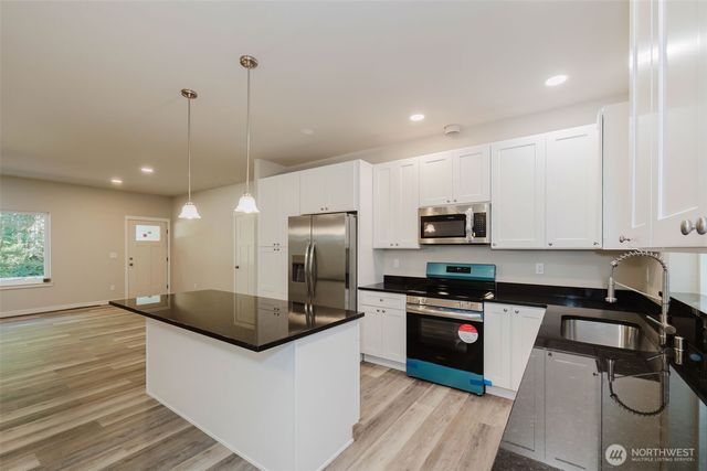 61 E Olyview Place, Grapeview, WA 98546