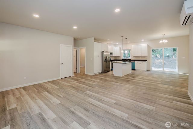 61 E Olyview Place, Grapeview, WA 98546