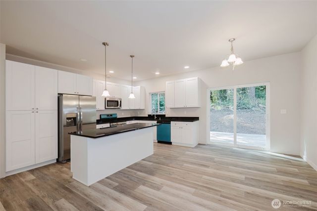 61 E Olyview Place, Grapeview, WA 98546