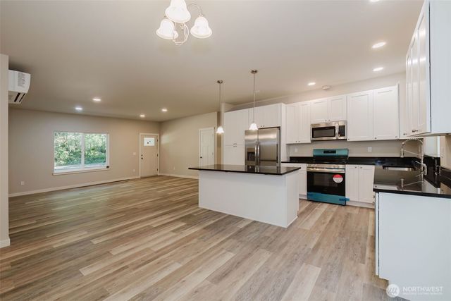 61 E Olyview Place, Grapeview, WA 98546
