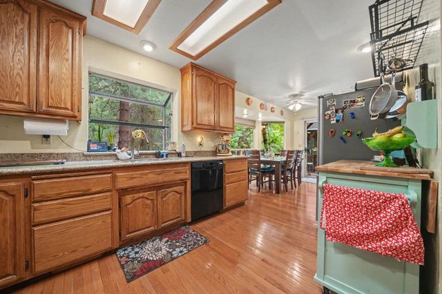 19050 Circle View Dr, Pioneer, CA 95666
