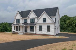 5 Pumpkin Grove, East Lyme, CT 06333