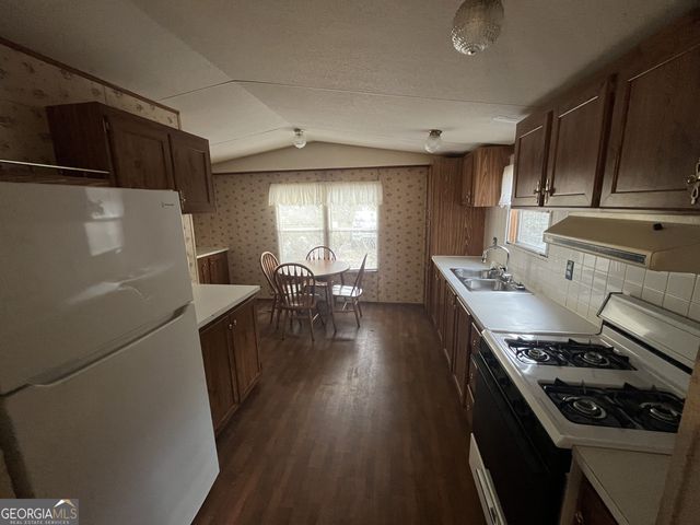 24 Lost Bridge Road, Lakemont, GA 30552