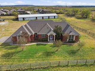 1045 Floyd Hampton Road, Crowley, TX 76036