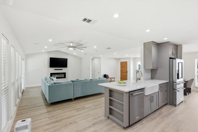 1909 W Red Bird Lane, Dallas, TX 75232