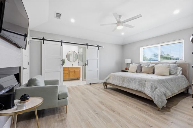 1909 W Red Bird Lane, Dallas, TX 75232
