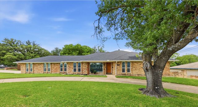 1909 W Red Bird Lane, Dallas, TX 75232