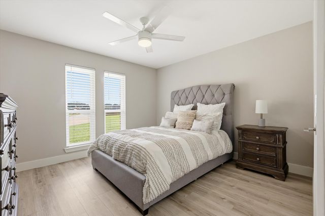 1909 W Red Bird Lane, Dallas, TX 75232