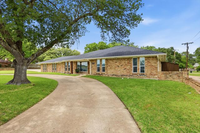 1909 W Red Bird Lane, Dallas, TX 75232