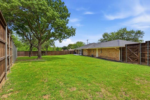 1909 W Red Bird Lane, Dallas, TX 75232