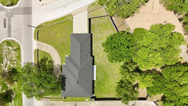 1909 W Red Bird Lane, Dallas, TX 75232