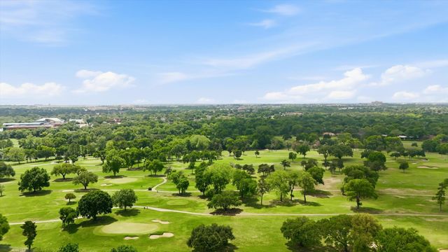 1909 W Red Bird Lane, Dallas, TX 75232