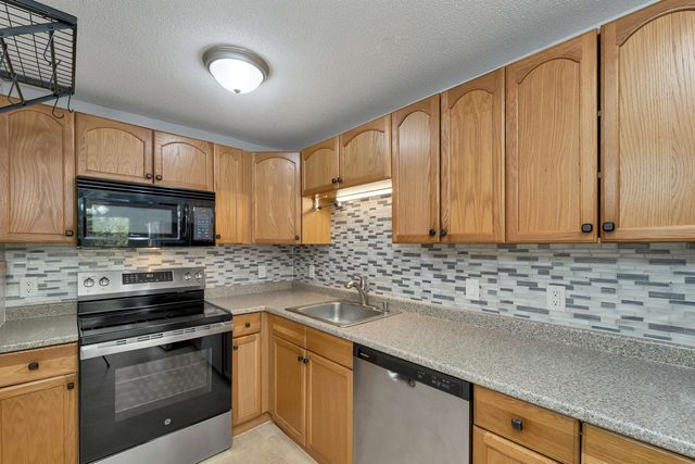 15 Wyman St Unit 9, Concord, NH 03301