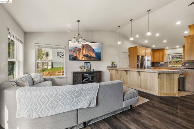 19095 North Dr, Jamestown, CA 95327