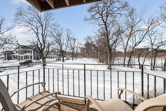 37 South St 10, Medford, MA 02155