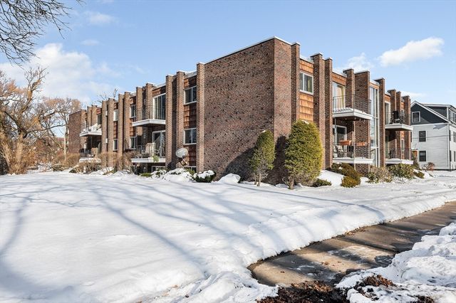 37 South St 10, Medford, MA 02155