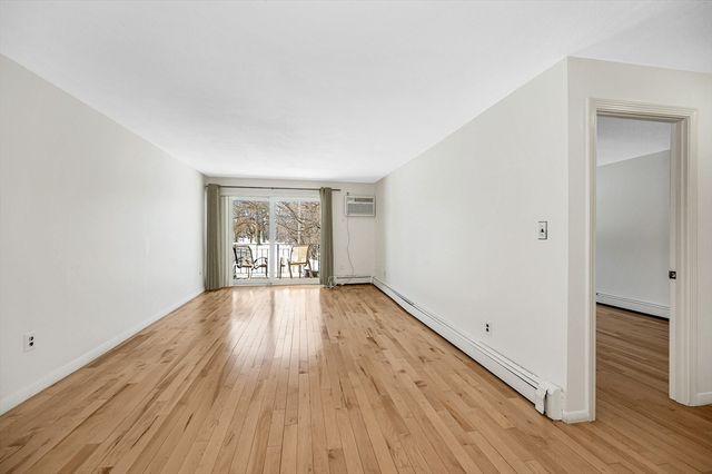 37 South St 10, Medford, MA 02155