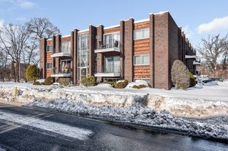 37 South St 10, Medford, MA 02155