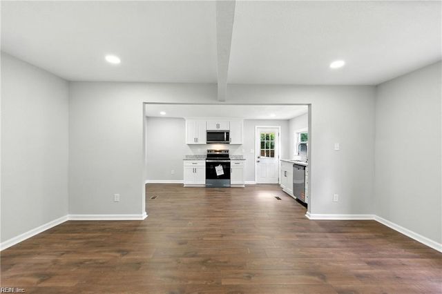 1322 Hoover AVE, Chesapeake, VA 23324