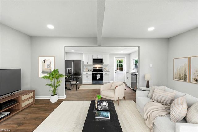 1322 Hoover AVE, Chesapeake, VA 23324