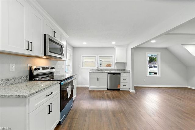 1322 Hoover AVE, Chesapeake, VA 23324