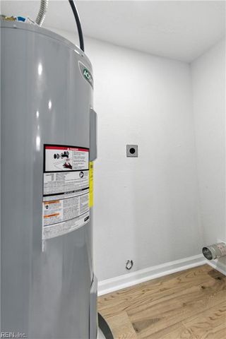 1322 Hoover AVE, Chesapeake, VA 23324