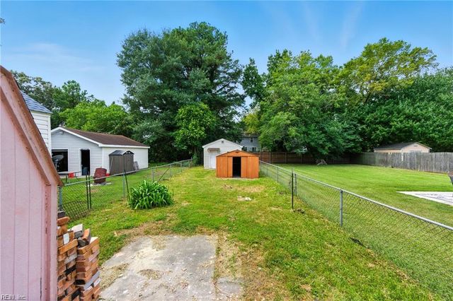 1322 Hoover AVE, Chesapeake, VA 23324