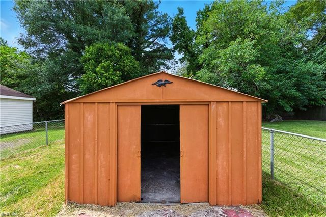 1322 Hoover AVE, Chesapeake, VA 23324