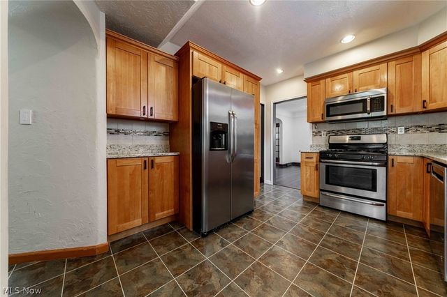 3598 Cedarbrook Road, University Heights, OH 44118