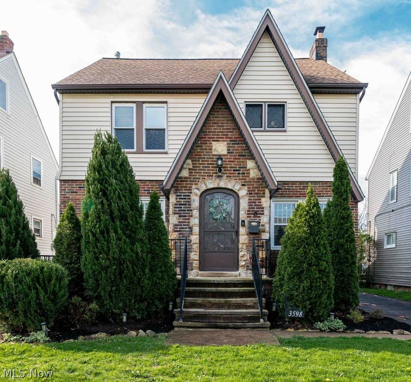 3598 Cedarbrook Road, University Heights, OH 44118