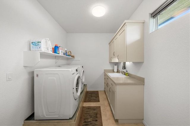 9896 Saddletop Street, Lenexa, KS 66227