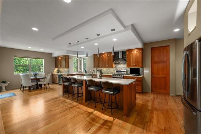 9896 Saddletop Street, Lenexa, KS 66227